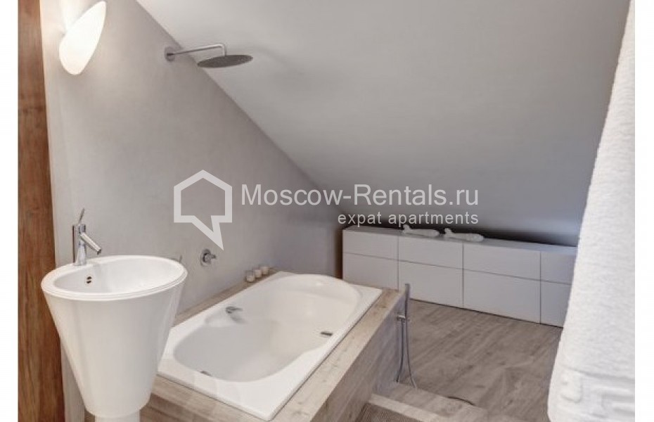 Photo #11 3-room (2 BR) apartment for <a href="http://moscow-rentals.ru/en/articles/long-term-rent" target="_blank">a long-term</a> rent
 in Russia, Moscow, B. Dmitrovka str, 20