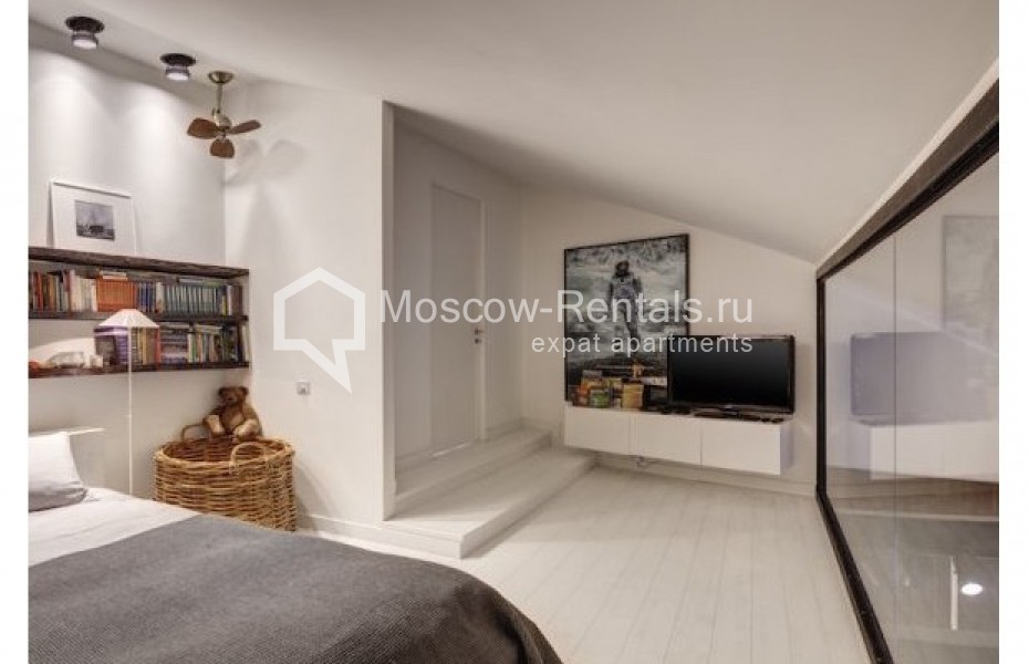 Photo #13 3-room (2 BR) apartment for <a href="http://moscow-rentals.ru/en/articles/long-term-rent" target="_blank">a long-term</a> rent
 in Russia, Moscow, B. Dmitrovka str, 20