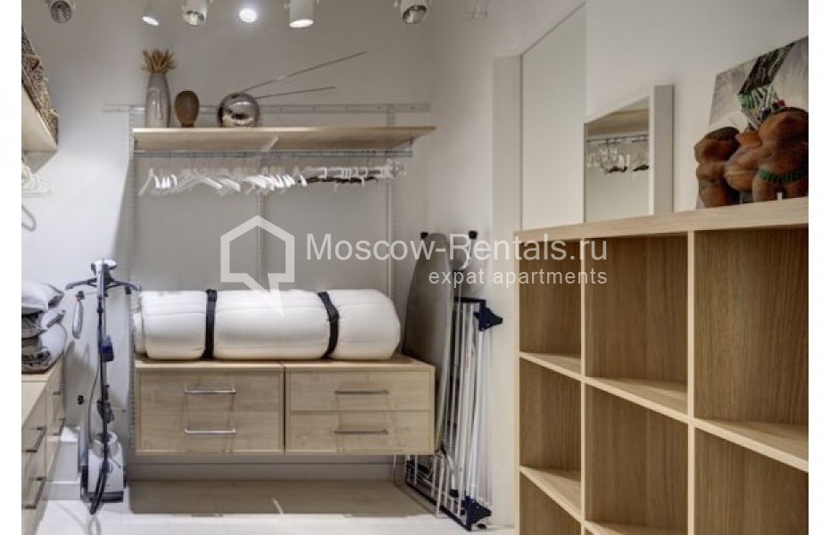 Photo #14 3-room (2 BR) apartment for <a href="http://moscow-rentals.ru/en/articles/long-term-rent" target="_blank">a long-term</a> rent
 in Russia, Moscow, B. Dmitrovka str, 20
