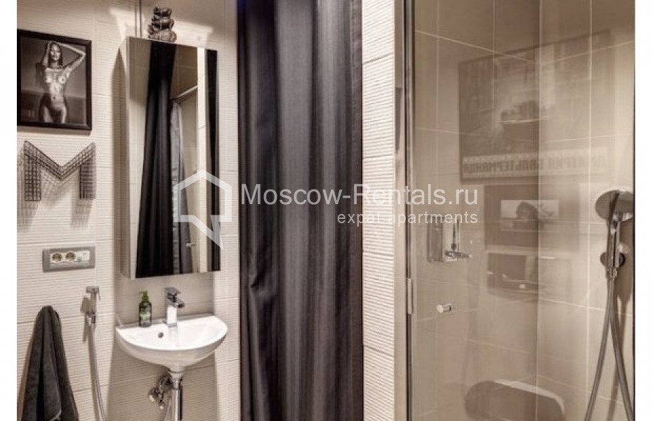 Photo #17 3-room (2 BR) apartment for <a href="http://moscow-rentals.ru/en/articles/long-term-rent" target="_blank">a long-term</a> rent
 in Russia, Moscow, B. Dmitrovka str, 20