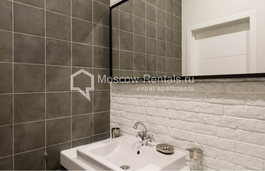 Photo #21 3-room (2 BR) apartment for <a href="http://moscow-rentals.ru/en/articles/long-term-rent" target="_blank">a long-term</a> rent
 in Russia, Moscow, Trubnaya sq, 2