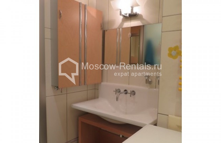 Photo #13 3-room (2 BR) apartment for <a href="http://moscow-rentals.ru/en/articles/long-term-rent" target="_blank">a long-term</a> rent
 in Russia, Moscow, Krasnaya Presnya str, 23
