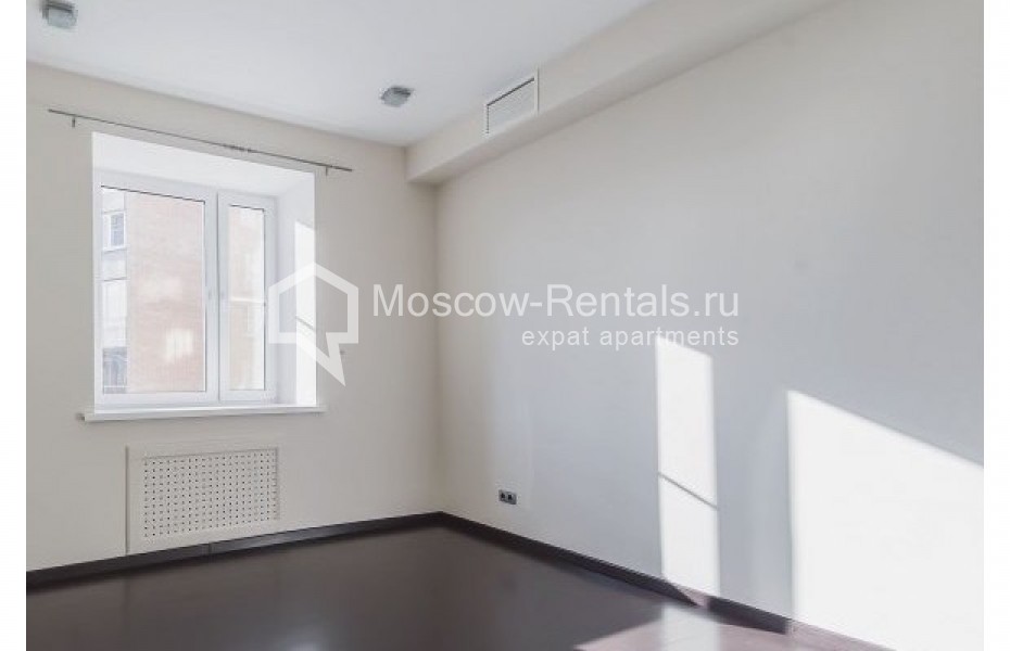 Photo #6 4-room (3 BR) apartment for <a href="http://moscow-rentals.ru/en/articles/long-term-rent" target="_blank">a long-term</a> rent
 in Russia, Moscow, Zoologicheskaya str., 18