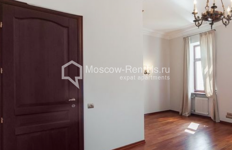 Photo #2 3-room (2 BR) apartment for <a href="http://moscow-rentals.ru/en/articles/long-term-rent" target="_blank">a long-term</a> rent
 in Russia, Moscow, Brusov lane, 6
