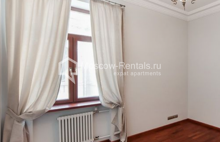 Photo #6 3-room (2 BR) apartment for <a href="http://moscow-rentals.ru/en/articles/long-term-rent" target="_blank">a long-term</a> rent
 in Russia, Moscow, Brusov lane, 6