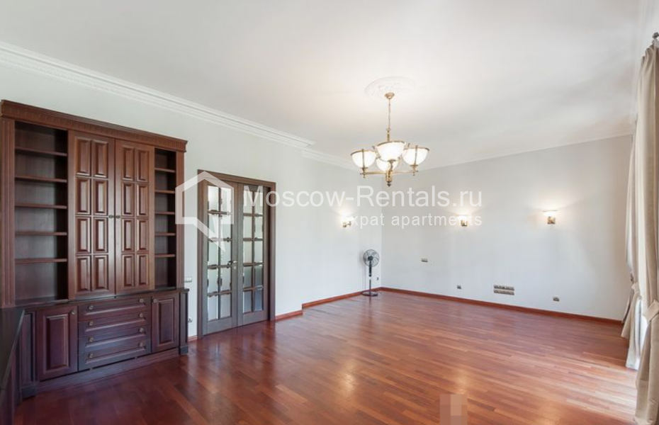 Photo #10 3-room (2 BR) apartment for <a href="http://moscow-rentals.ru/en/articles/long-term-rent" target="_blank">a long-term</a> rent
 in Russia, Moscow, Brusov lane, 6