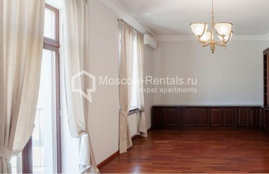 Photo #11 3-room (2 BR) apartment for <a href="http://moscow-rentals.ru/en/articles/long-term-rent" target="_blank">a long-term</a> rent
 in Russia, Moscow, Brusov lane, 6