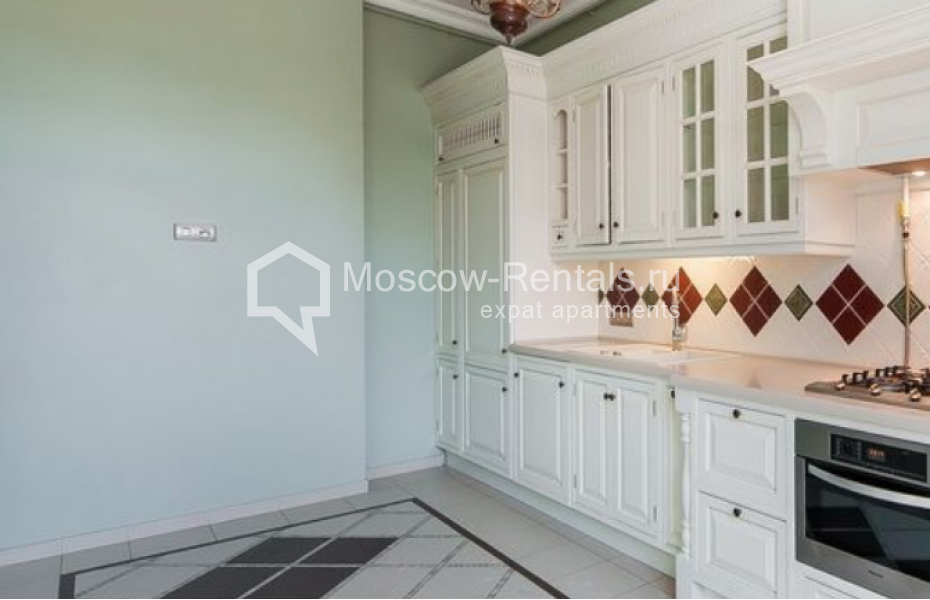 Photo #14 3-room (2 BR) apartment for <a href="http://moscow-rentals.ru/en/articles/long-term-rent" target="_blank">a long-term</a> rent
 in Russia, Moscow, Brusov lane, 6