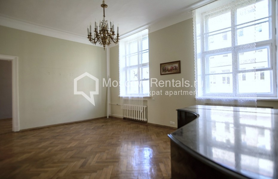 Photo #2 4-room (3 BR) apartment for <a href="http://moscow-rentals.ru/en/articles/long-term-rent" target="_blank">a long-term</a> rent
 in Russia, Moscow, Tverkskaya str, 25/9