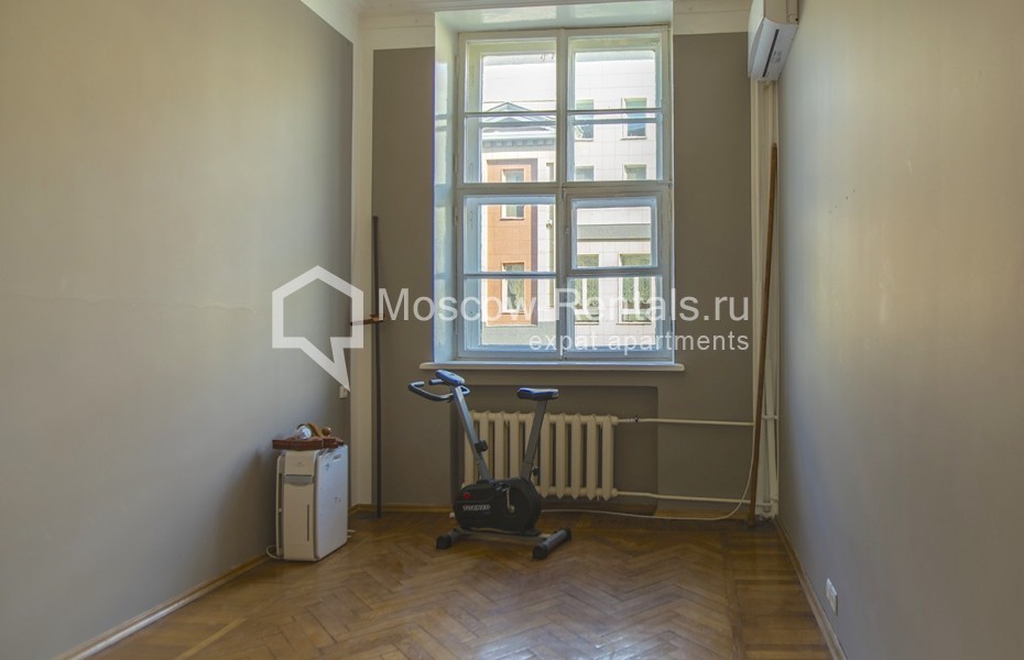 Photo #6 4-room (3 BR) apartment for <a href="http://moscow-rentals.ru/en/articles/long-term-rent" target="_blank">a long-term</a> rent
 in Russia, Moscow, Tverkskaya str, 25/9