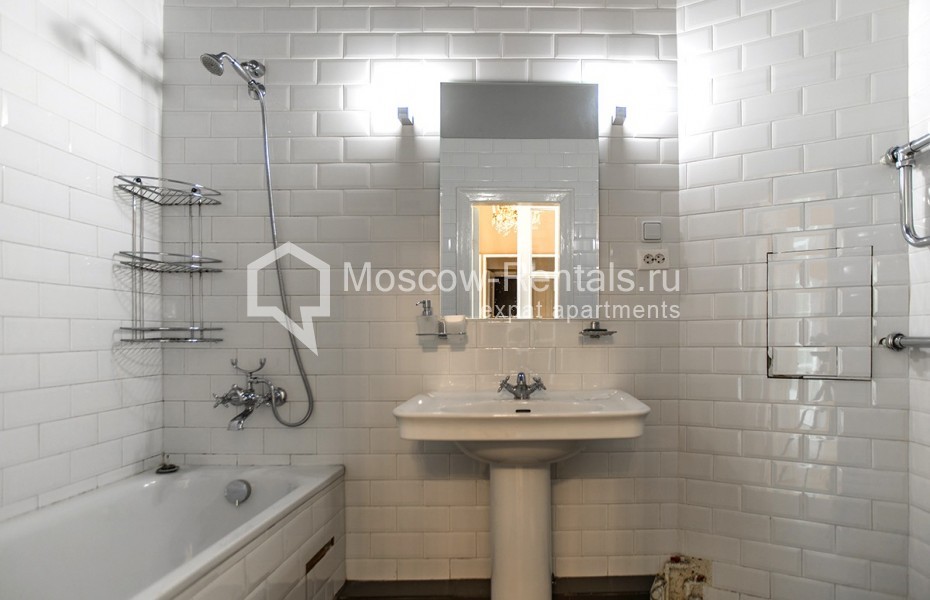 Photo #13 4-room (3 BR) apartment for <a href="http://moscow-rentals.ru/en/articles/long-term-rent" target="_blank">a long-term</a> rent
 in Russia, Moscow, Tverkskaya str, 25/9