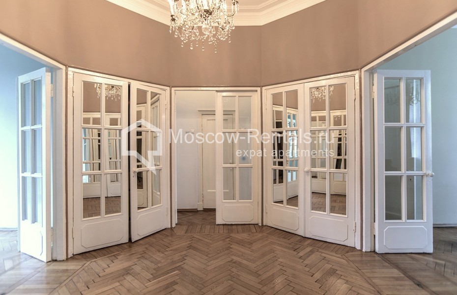 Photo #8 4-room (3 BR) apartment for <a href="http://moscow-rentals.ru/en/articles/long-term-rent" target="_blank">a long-term</a> rent
 in Russia, Moscow, Tverkskaya str, 25/9