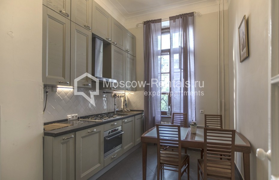 Photo #11 4-room (3 BR) apartment for <a href="http://moscow-rentals.ru/en/articles/long-term-rent" target="_blank">a long-term</a> rent
 in Russia, Moscow, Tverkskaya str, 25/9