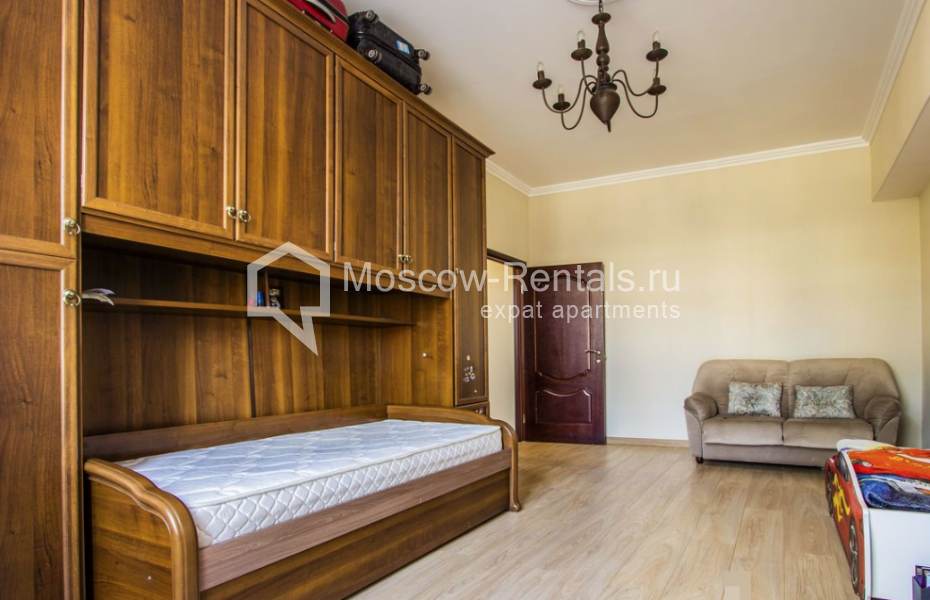 Photo #7 4-room (3 BR) apartment for <a href="http://moscow-rentals.ru/en/articles/long-term-rent" target="_blank">a long-term</a> rent
 in Russia, Moscow, Gasheka str, 9