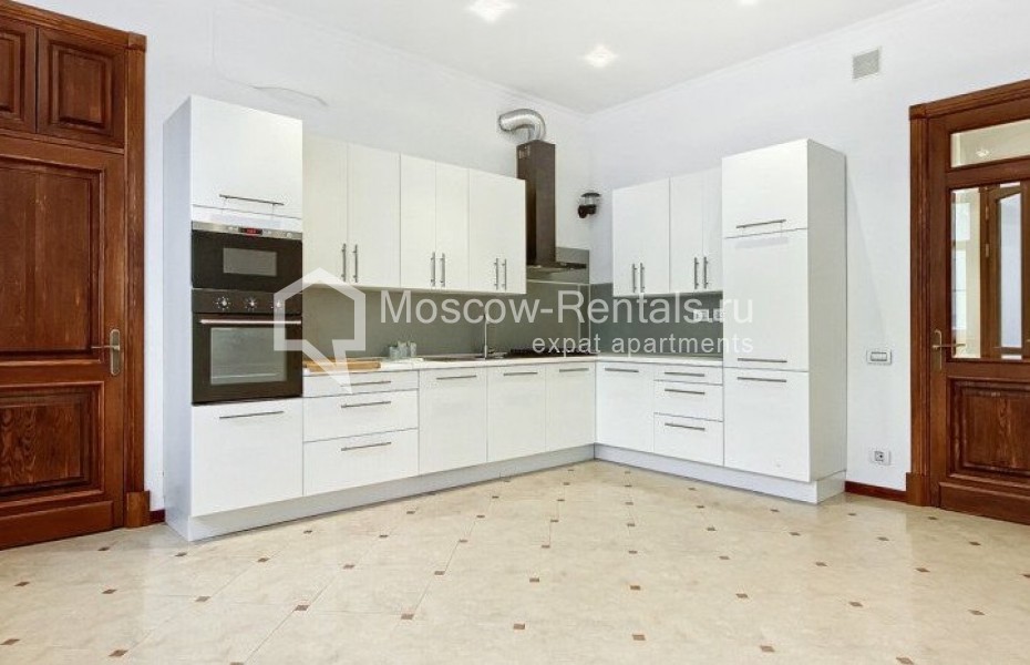 Photo #2 5-room (4 BR) apartment for <a href="http://moscow-rentals.ru/en/articles/long-term-rent" target="_blank">a long-term</a> rent
 in Russia, Moscow, Pokrovka str, 33c2