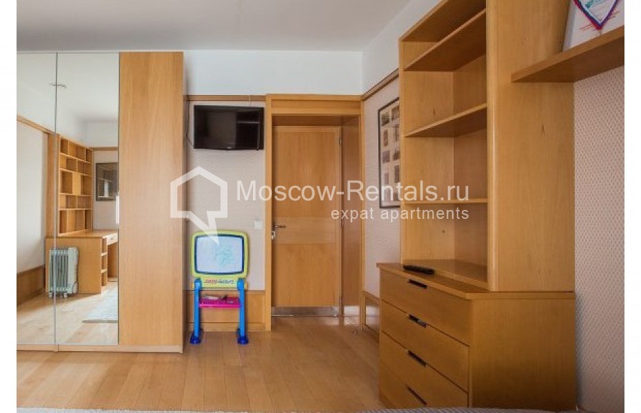 Photo #9 4-room (3 BR) apartment for <a href="http://moscow-rentals.ru/en/articles/long-term-rent" target="_blank">a long-term</a> rent
 in Russia, Moscow, Petrovskyi lane, 8