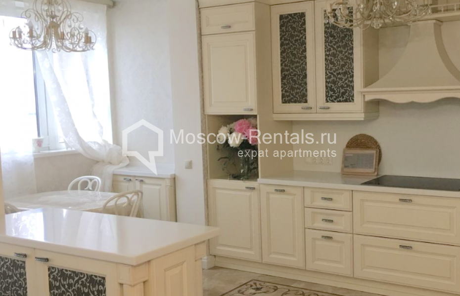 Photo #1 4-room (3 BR) apartment for <a href="http://moscow-rentals.ru/en/articles/long-term-rent" target="_blank">a long-term</a> rent
 in Russia, Moscow, Pokryshkina str, 1