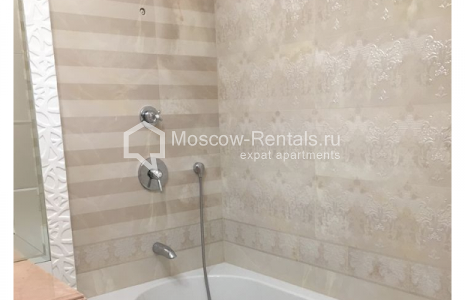 Photo #13 4-room (3 BR) apartment for <a href="http://moscow-rentals.ru/en/articles/long-term-rent" target="_blank">a long-term</a> rent
 in Russia, Moscow, Pokryshkina str, 1
