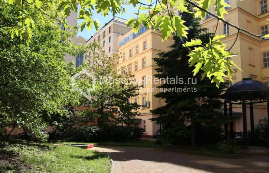 Photo #2 4-room (3 BR) apartment for <a href="http://moscow-rentals.ru/en/articles/long-term-rent" target="_blank">a long-term</a> rent
 in Russia, Moscow, Tverskaya str, 28к2