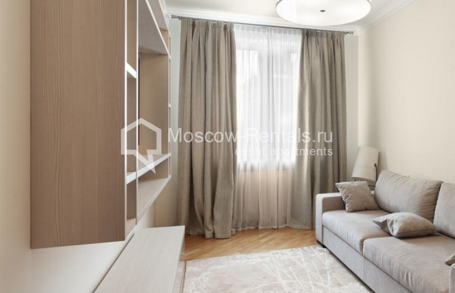 Photo #14 4-room (3 BR) apartment for <a href="http://moscow-rentals.ru/en/articles/long-term-rent" target="_blank">a long-term</a> rent
 in Russia, Moscow, Doglorukovskaya str, 6