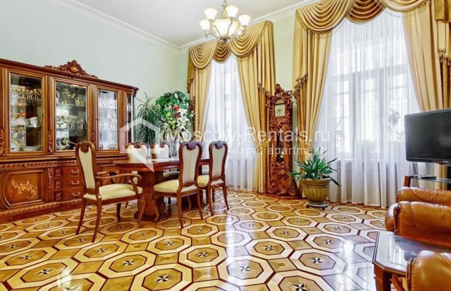 Photo #2 4-room (3 BR) apartment for <a href="http://moscow-rentals.ru/en/articles/long-term-rent" target="_blank">a long-term</a> rent
 in Russia, Moscow, Tverskaya str, 12 С 8