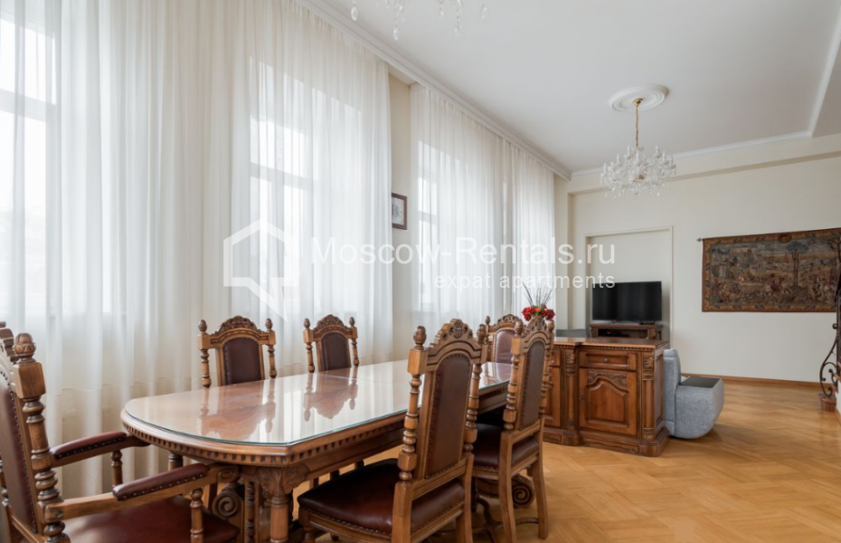 Photo #4 4-room (3 BR) apartment for <a href="http://moscow-rentals.ru/en/articles/long-term-rent" target="_blank">a long-term</a> rent
 in Russia, Moscow, Neglinnaya str, 18С1