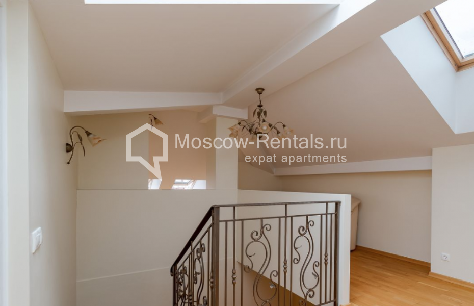 Photo #12 4-room (3 BR) apartment for <a href="http://moscow-rentals.ru/en/articles/long-term-rent" target="_blank">a long-term</a> rent
 in Russia, Moscow, Neglinnaya str, 18С1