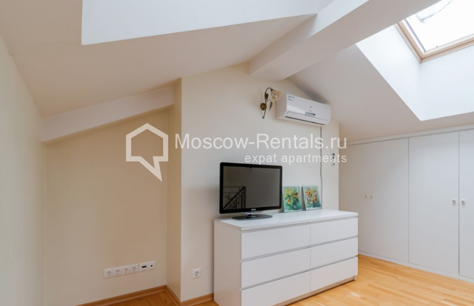Photo #20 4-room (3 BR) apartment for <a href="http://moscow-rentals.ru/en/articles/long-term-rent" target="_blank">a long-term</a> rent
 in Russia, Moscow, Neglinnaya str, 18С1