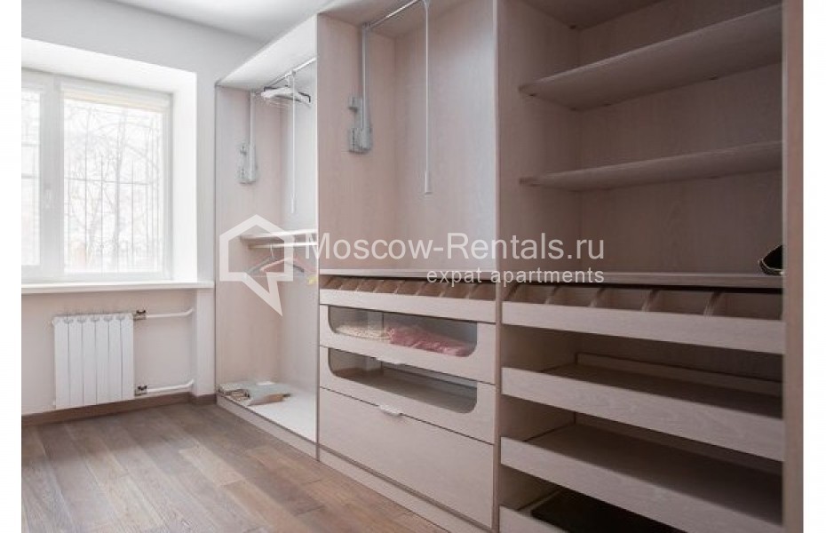 Photo #8 4-room (3 BR) apartment for <a href="http://moscow-rentals.ru/en/articles/long-term-rent" target="_blank">a long-term</a> rent
 in Russia, Moscow, Leontievskyi lane, 15
