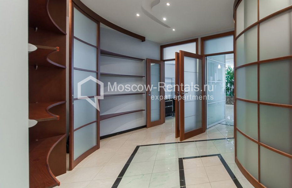 Photo #20 4-room (3 BR) apartment for <a href="http://moscow-rentals.ru/en/articles/long-term-rent" target="_blank">a long-term</a> rent
 in Russia, Moscow, Leninskyi prosp, 106 К 1