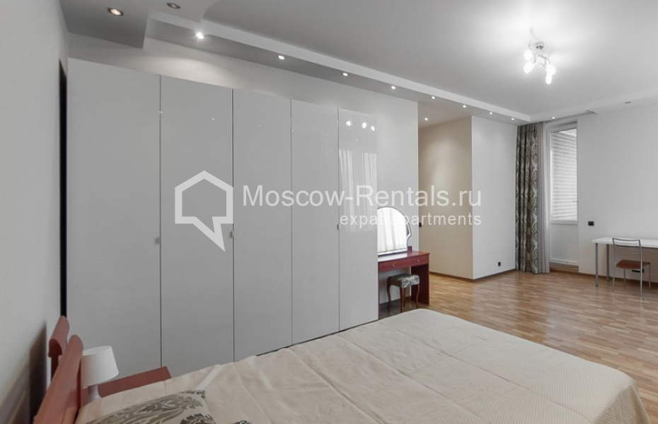 Photo #9 4-room (3 BR) apartment for <a href="http://moscow-rentals.ru/en/articles/long-term-rent" target="_blank">a long-term</a> rent
 in Russia, Moscow, Leninskyi prosp, 106 К 1