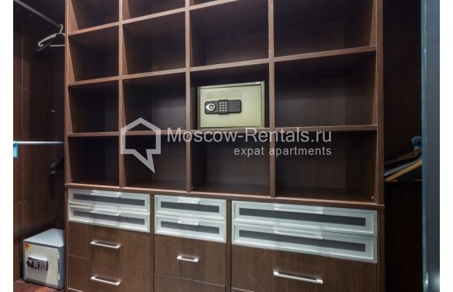 Photo #12 4-room (3 BR) apartment for <a href="http://moscow-rentals.ru/en/articles/long-term-rent" target="_blank">a long-term</a> rent
 in Russia, Moscow, Leninskyi prospect, 98 К 1