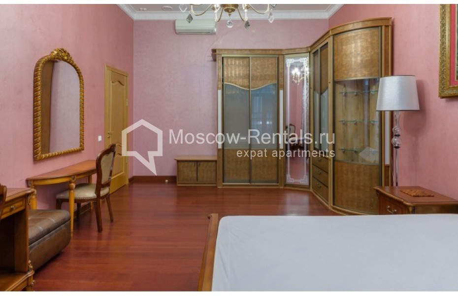 Photo #4 4-room (3 BR) apartment for <a href="http://moscow-rentals.ru/en/articles/long-term-rent" target="_blank">a long-term</a> rent
 in Russia, Moscow, Arbat str, 32