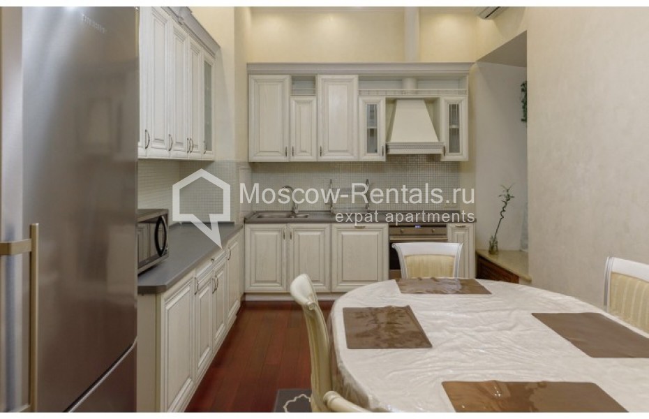 Photo #8 4-room (3 BR) apartment for <a href="http://moscow-rentals.ru/en/articles/long-term-rent" target="_blank">a long-term</a> rent
 in Russia, Moscow, Arbat str, 32
