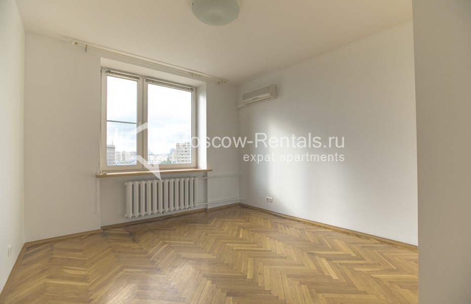 Photo #10 4-room (3 BR) apartment for <a href="http://moscow-rentals.ru/en/articles/long-term-rent" target="_blank">a long-term</a> rent
 in Russia, Moscow, B. Pirogovskaya str, 5