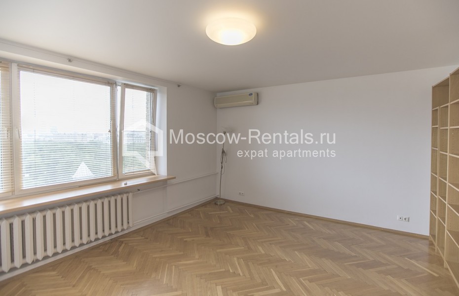 Photo #11 4-room (3 BR) apartment for <a href="http://moscow-rentals.ru/en/articles/long-term-rent" target="_blank">a long-term</a> rent
 in Russia, Moscow, B. Pirogovskaya str, 5