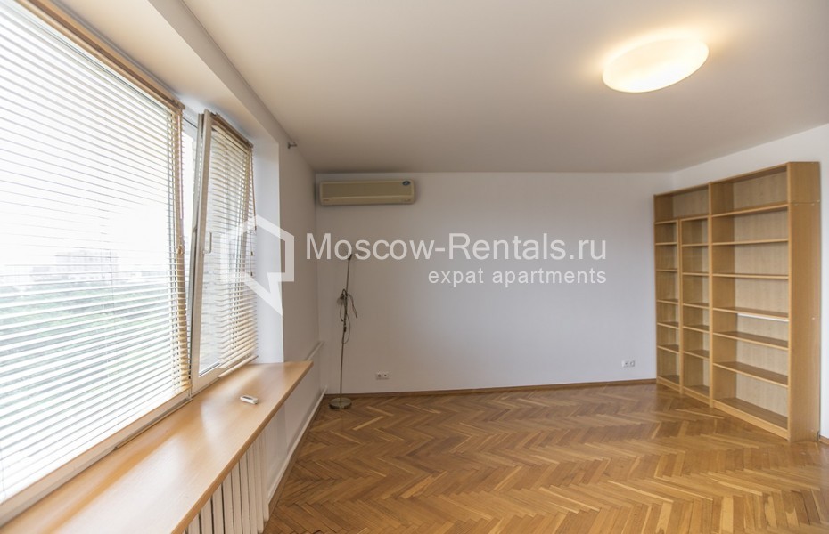 Photo #7 4-room (3 BR) apartment for <a href="http://moscow-rentals.ru/en/articles/long-term-rent" target="_blank">a long-term</a> rent
 in Russia, Moscow, B. Pirogovskaya str, 5