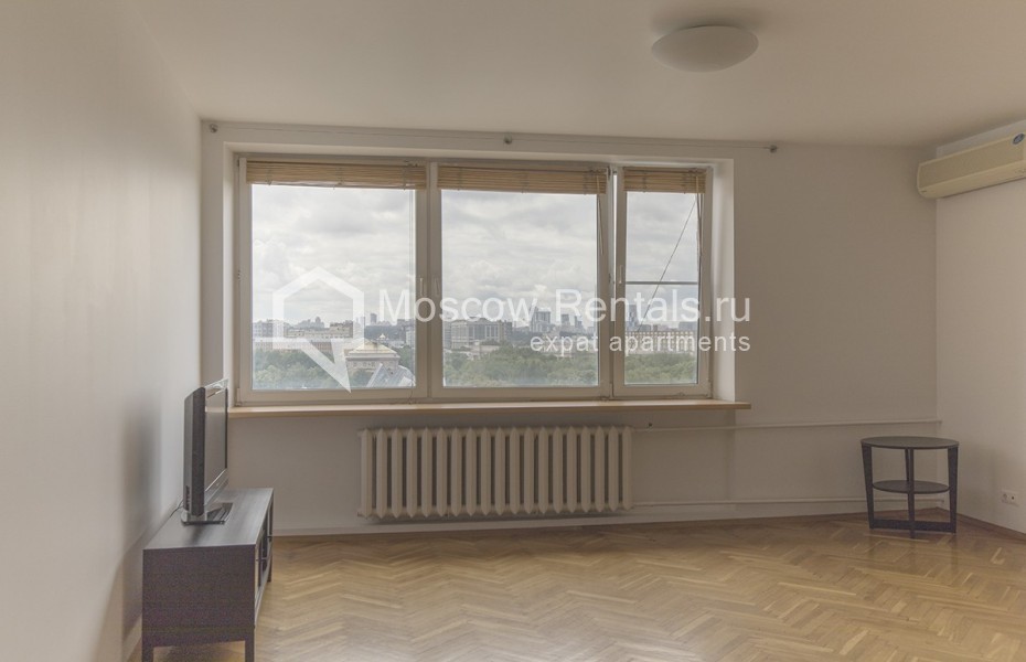 Photo #5 4-room (3 BR) apartment for <a href="http://moscow-rentals.ru/en/articles/long-term-rent" target="_blank">a long-term</a> rent
 in Russia, Moscow, B. Pirogovskaya str, 5