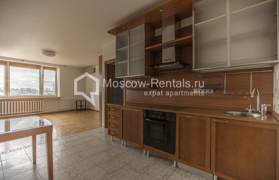 Photo #1 4-room (3 BR) apartment for <a href="http://moscow-rentals.ru/en/articles/long-term-rent" target="_blank">a long-term</a> rent
 in Russia, Moscow, B. Pirogovskaya str, 5