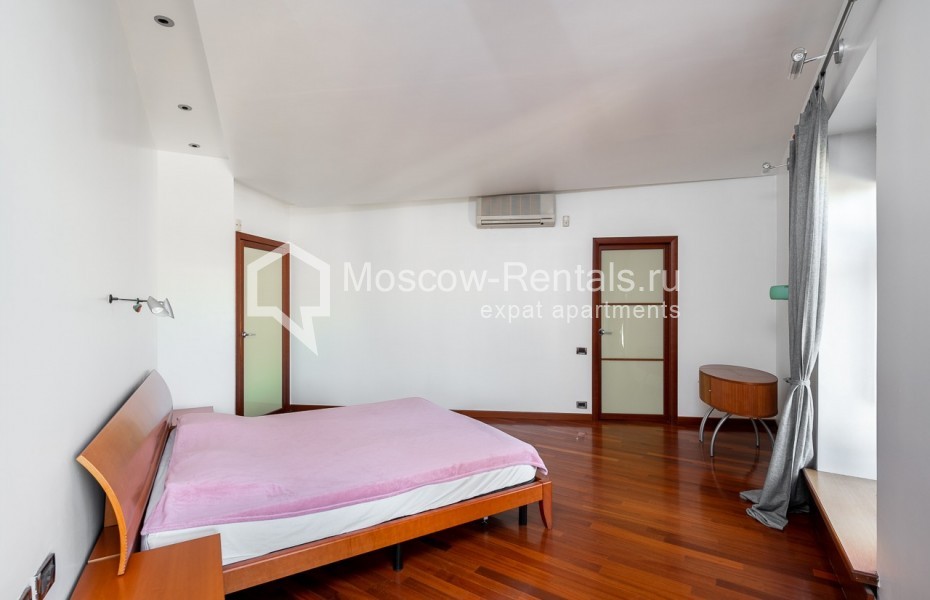 Photo #9 4-room (3 BR) apartment for <a href="http://moscow-rentals.ru/en/articles/long-term-rent" target="_blank">a long-term</a> rent
 in Russia, Moscow, Zhukovskogo str, 9