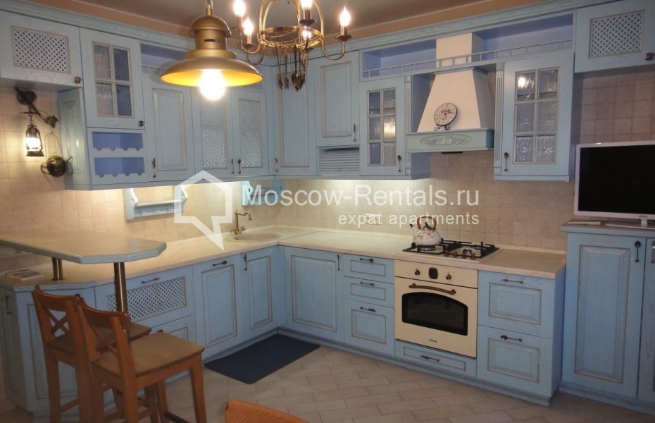Photo #2 3-room (2 BR) apartment for <a href="http://moscow-rentals.ru/en/articles/long-term-rent" target="_blank">a long-term</a> rent
 in Russia, Moscow, Kravchenko str, 12