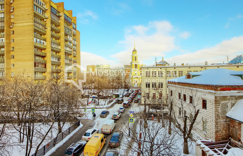 Photo #12 4-room (3 BR) apartment for <a href="http://moscow-rentals.ru/en/articles/long-term-rent" target="_blank">a long-term</a> rent
 in Russia, Moscow, Skatertnyi lane, 18