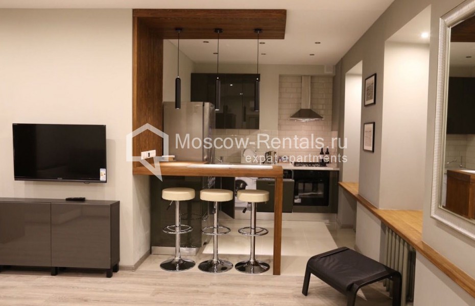 Photo #2 2-room (1 BR) apartment for <a href="http://moscow-rentals.ru/en/articles/long-term-rent" target="_blank">a long-term</a> rent
 in Russia, Moscow, Zatsepsky val str, 5