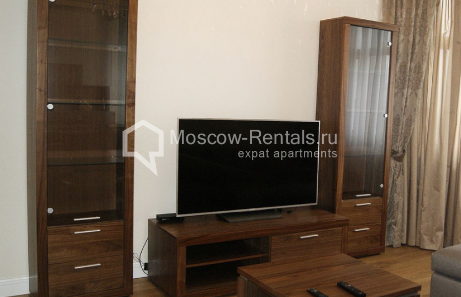 Photo #4 4-room (3 BR) apartment for <a href="http://moscow-rentals.ru/en/articles/long-term-rent" target="_blank">a long-term</a> rent
 in Russia, Moscow, Lomonosovskyi prosp, 25 к 3