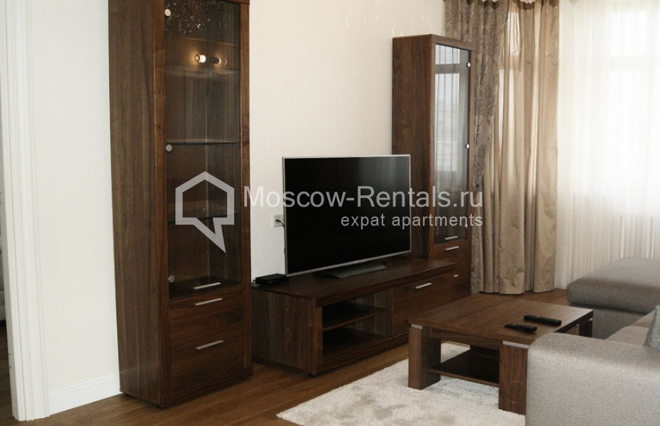 Photo #3 4-room (3 BR) apartment for <a href="http://moscow-rentals.ru/en/articles/long-term-rent" target="_blank">a long-term</a> rent
 in Russia, Moscow, Lomonosovskyi prosp, 25 к 3