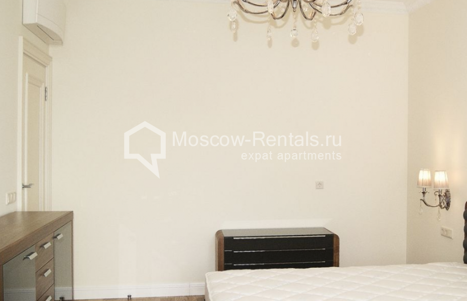 Photo #10 4-room (3 BR) apartment for <a href="http://moscow-rentals.ru/en/articles/long-term-rent" target="_blank">a long-term</a> rent
 in Russia, Moscow, Lomonosovskyi prosp, 25 к 3
