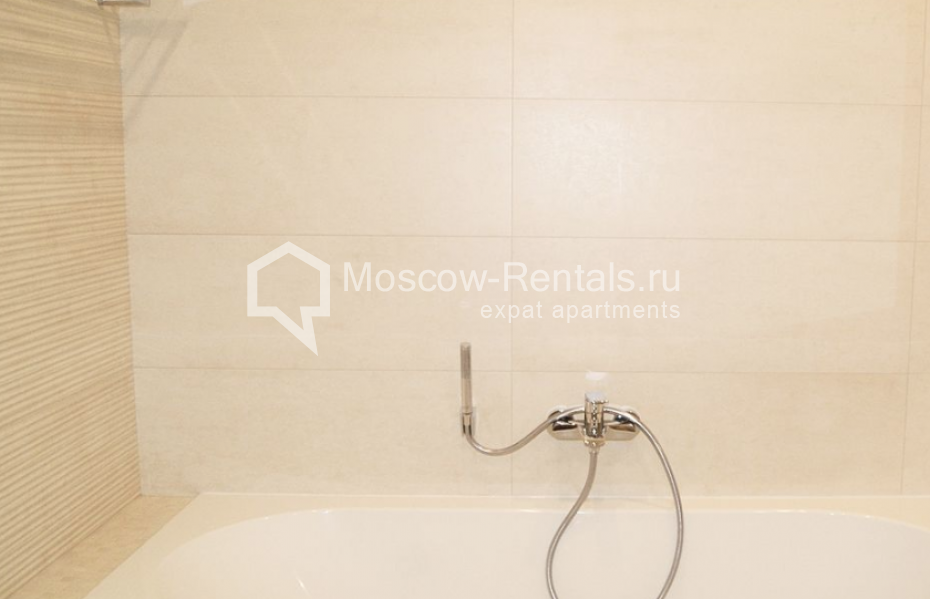 Photo #21 4-room (3 BR) apartment for <a href="http://moscow-rentals.ru/en/articles/long-term-rent" target="_blank">a long-term</a> rent
 in Russia, Moscow, Lomonosovskyi prosp, 25 к 3