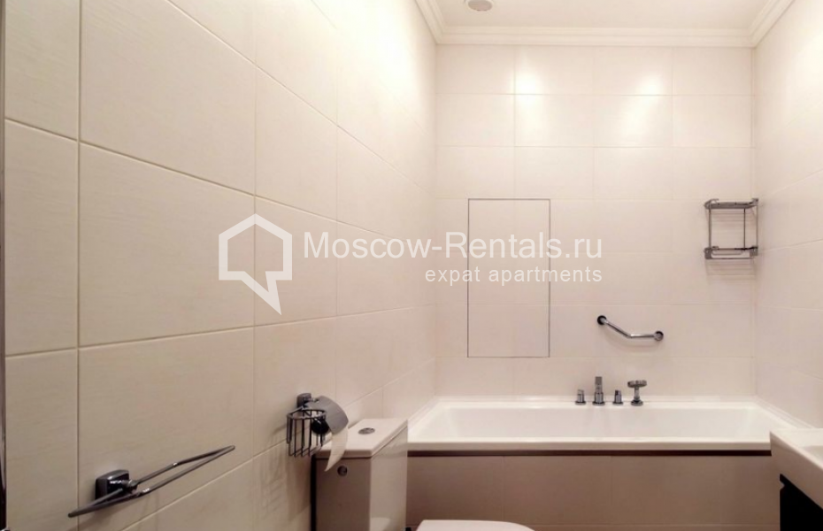 Photo #8 4-room (3 BR) apartment for <a href="http://moscow-rentals.ru/en/articles/long-term-rent" target="_blank">a long-term</a> rent
 in Russia, Moscow, Lomonosovskyi prosp, 25к3