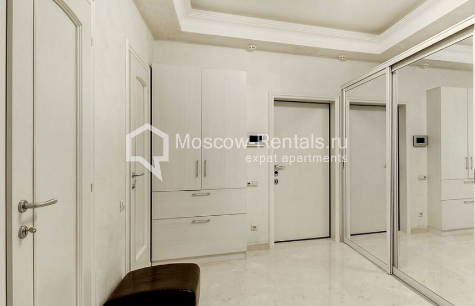 Photo #11 4-room (3 BR) apartment for <a href="http://moscow-rentals.ru/en/articles/long-term-rent" target="_blank">a long-term</a> rent
 in Russia, Moscow, Lomonosovskyi prosp, 25к3