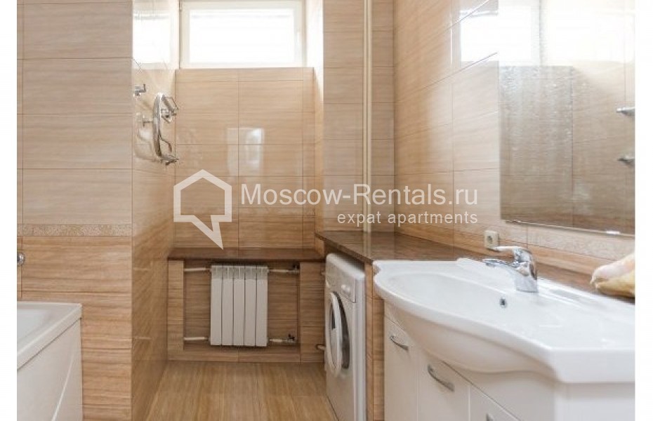 Photo #11 4-room (3 BR) apartment for <a href="http://moscow-rentals.ru/en/articles/long-term-rent" target="_blank">a long-term</a> rent
 in Russia, Moscow, B. Kharitonievskyi lane, 20/2